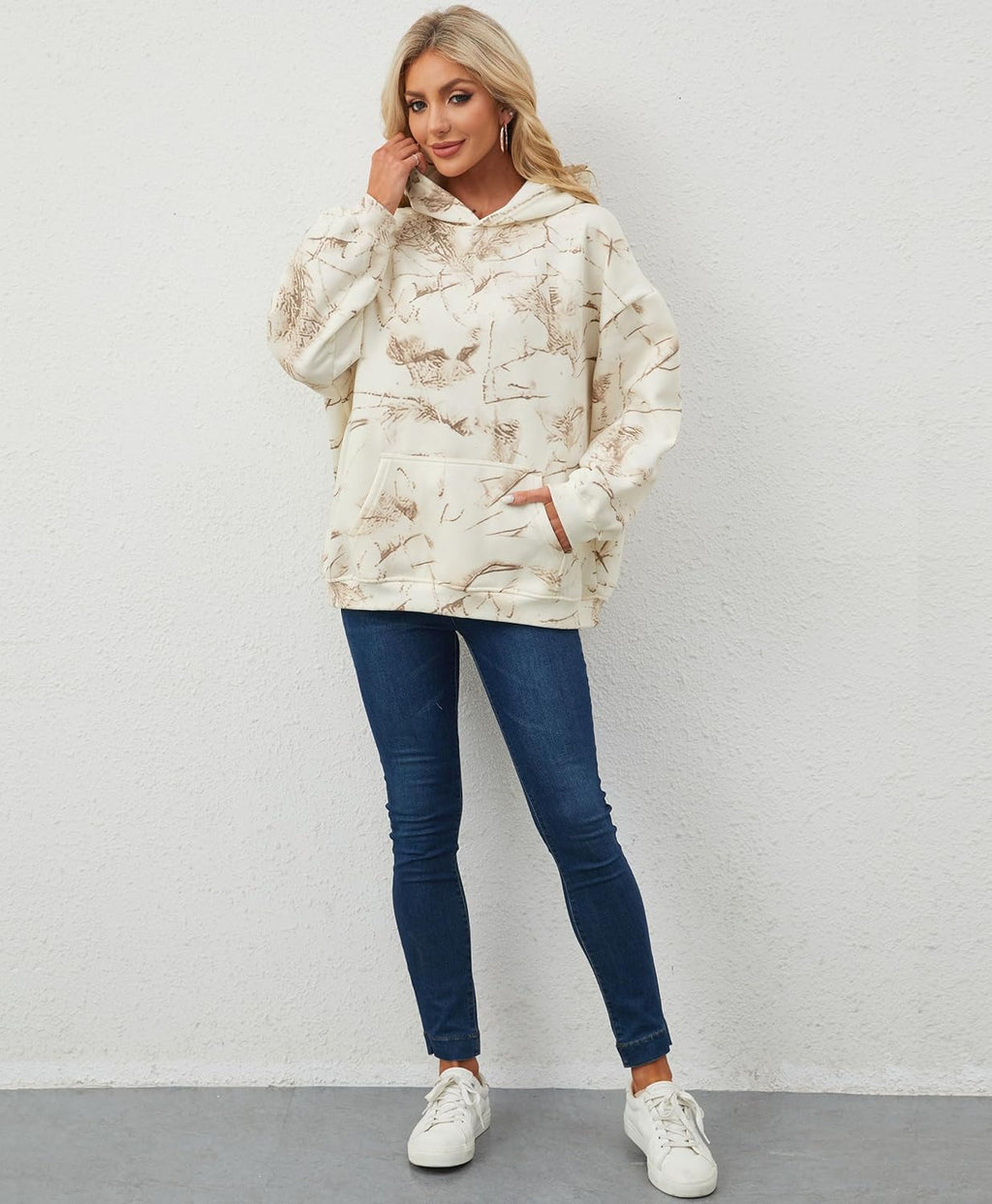 Womens Camo Hoodies Maple Leaf Print Oversized Hooded Sweatshirt Fleece Pullover Sweatshirts Long Sleeve with Pocket